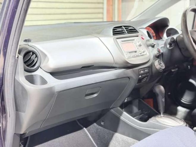 フィット1.3 G 4WD　防錆塗装4WDCDキーレスETC 1300