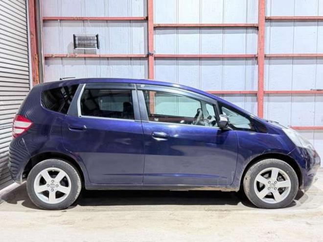 フィット1.3 G 4WD　防錆塗装4WDCDキーレスETC 1300