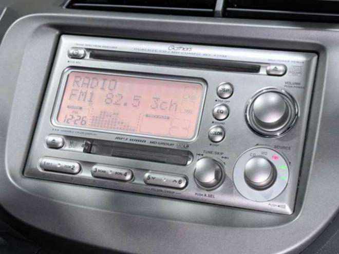 フィット1.3 G 4WD　防錆塗装4WDCDキーレスETC 1300