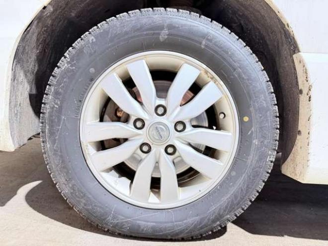 セレナ2.0 ハイウェイスター 4WD　防錆塗装4WDナビBカメETC夏冬タイヤ 2000