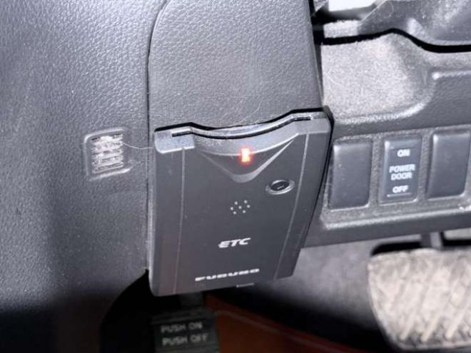 セレナ2.0 ハイウェイスター 4WD　防錆塗装4WDナビBカメETC夏冬タイヤ 2000