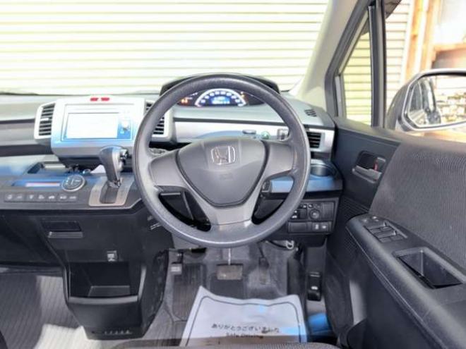 フリード1.5 G ジャストセレクション 4WD　防錆塗装TVナビETCエンスタ 1500