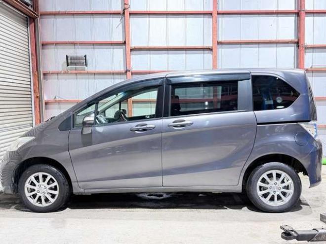 フリード1.5 G ジャストセレクション 4WD　防錆塗装TVナビETCエンスタ 1500