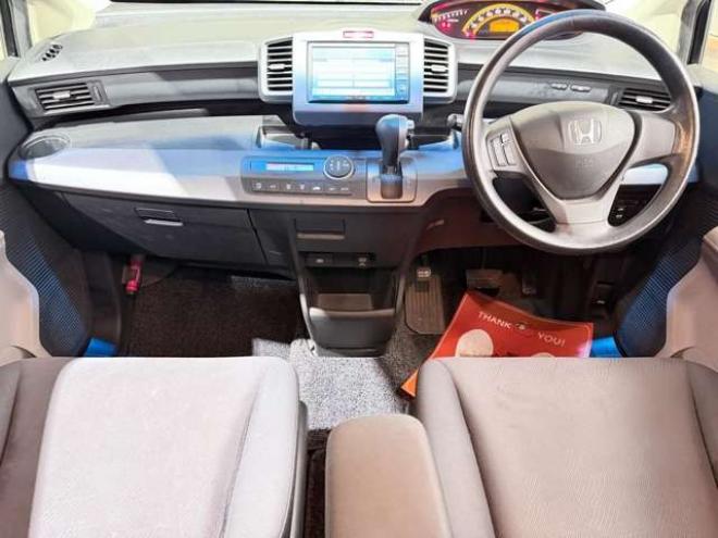 フリード1.5 フレックス エアロ　防錆塗装TVナビBカメ 2WD 1500