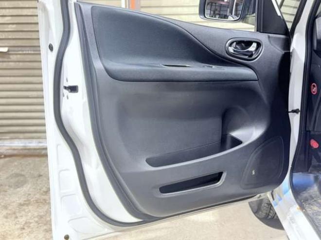 セレナ2.0 20S 4WD　下廻防錆キーレスCD 2000