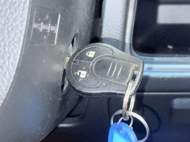 セレナ2.0 20S 4WD　下廻防錆キーレスCD 2000