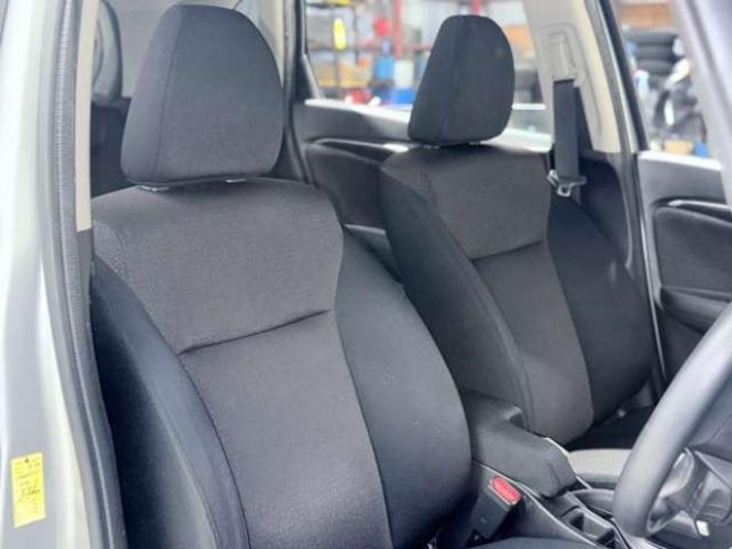 フィット1.5 ハイブリッド Fパッケージ 4WD　下廻防錆ナビETCエンスタ 1500