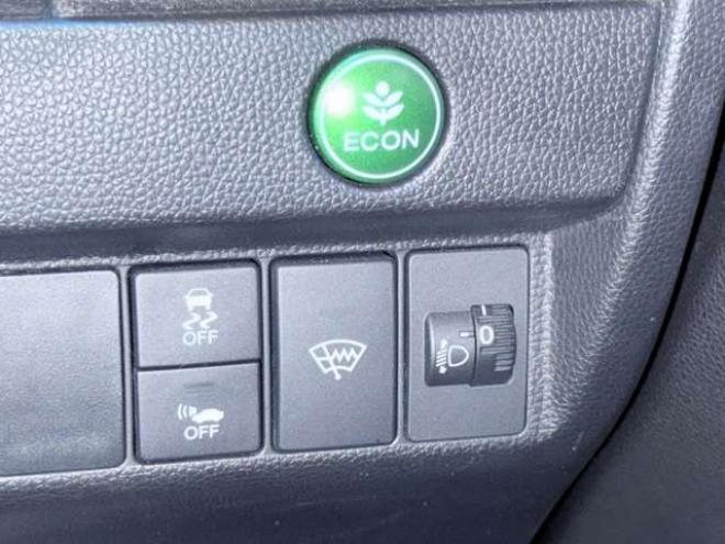 フィット1.5 ハイブリッド Fパッケージ 4WD　下廻防錆ナビETCエンスタ 1500