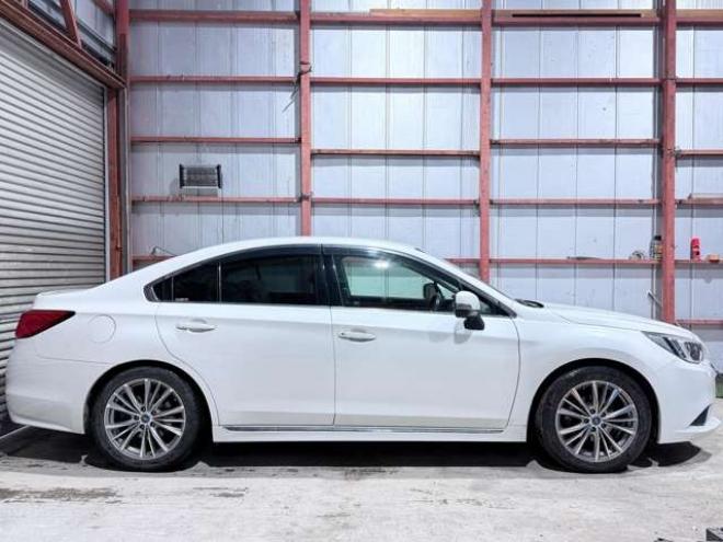 レガシィB4 2.5 リミテッド 4WD　下廻防錆4WDTVナビBカメETC 2500