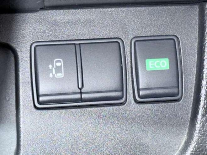 セレナ2.0 20X 4WD　下廻防錆TVナビBカメETCエンスタ 2000