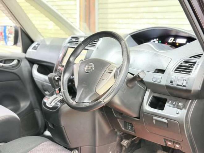 セレナ2.0 ハイウェイスター S-HYBRID　防錆塗装4WDTVナビBカメ後席モニタETC 2000