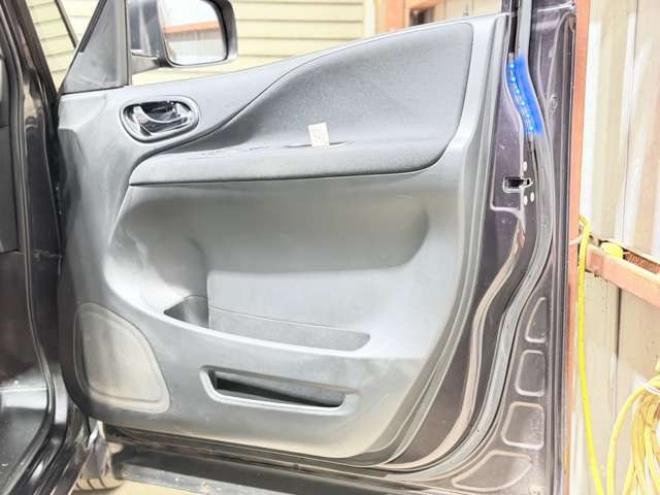 セレナ2.0 ハイウェイスター S-HYBRID　防錆塗装4WDTVナビBカメ後席モニタETC 2000