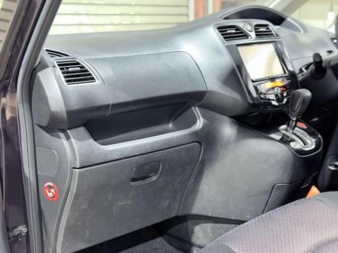 セレナ2.0 ハイウェイスター S-HYBRID　防錆塗装4WDTVナビBカメ後席モニタETC 2000