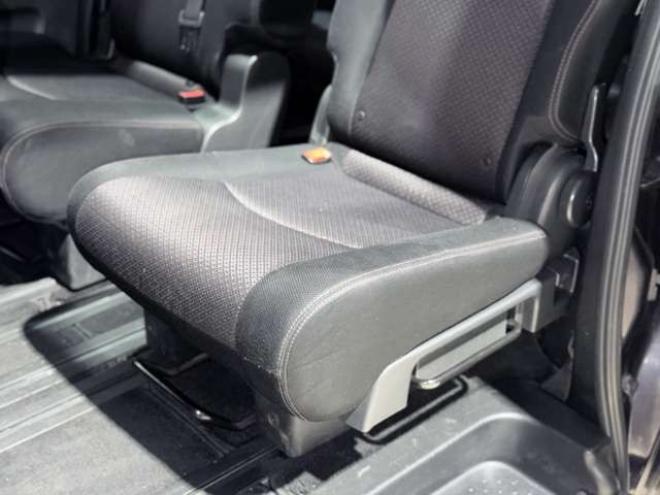 セレナ2.0 ハイウェイスター S-HYBRID　防錆塗装4WDTVナビBカメ後席モニタETC 2000