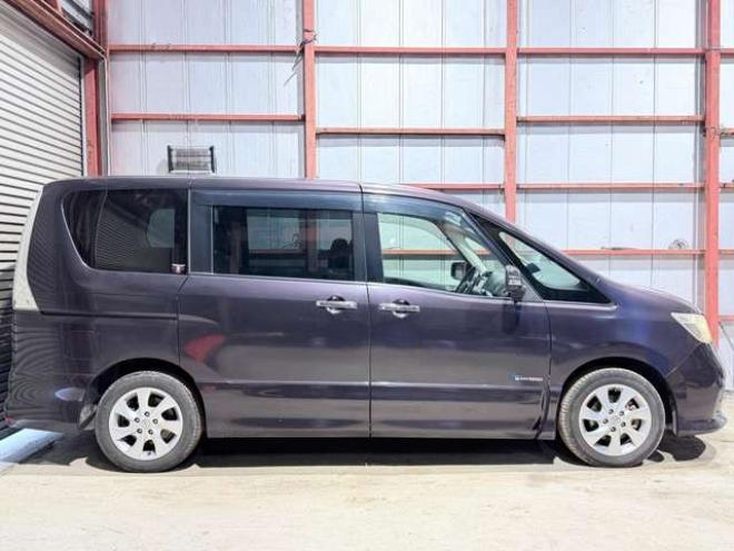 セレナ2.0 ハイウェイスター S-HYBRID　防錆塗装4WDTVナビBカメ後席モニタETC 2000