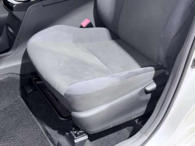 プリウスα1.8 S　下廻防錆TVナビBカメ 2WD 1800