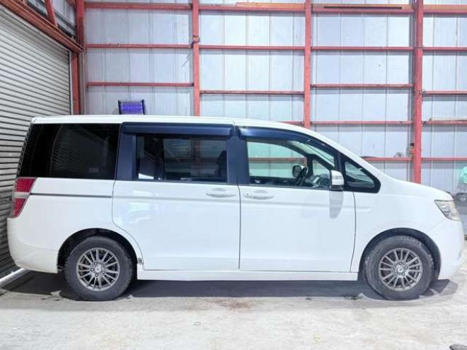 ステップワゴン2.0 G Lパッケージ 4WD　下廻防錆TVナビBカメETC 2000