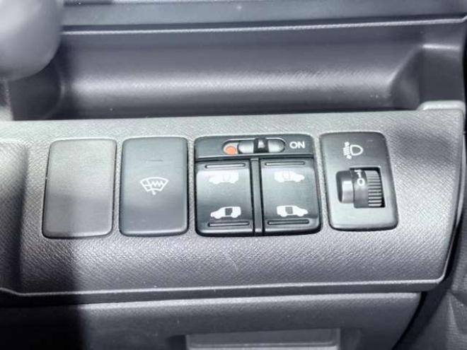 ステップワゴン2.0 G Lパッケージ 4WD　下廻防錆TVナビBカメETC 2000