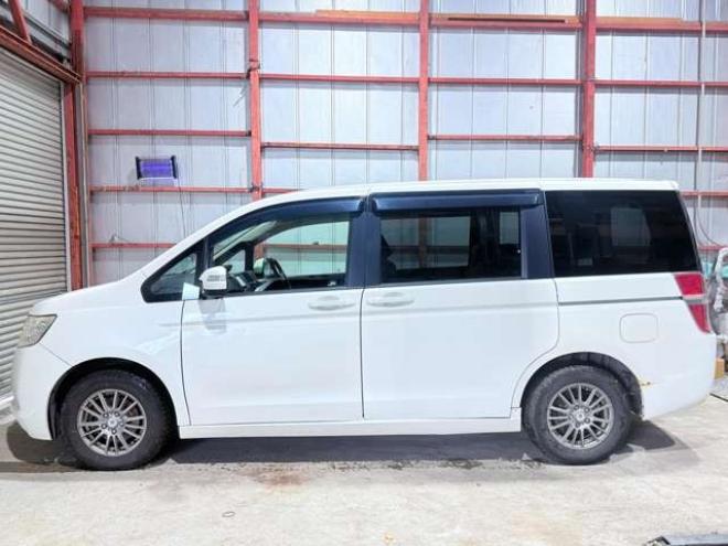 ステップワゴン2.0 G Lパッケージ 4WD　下廻防錆TVナビBカメETC 2000