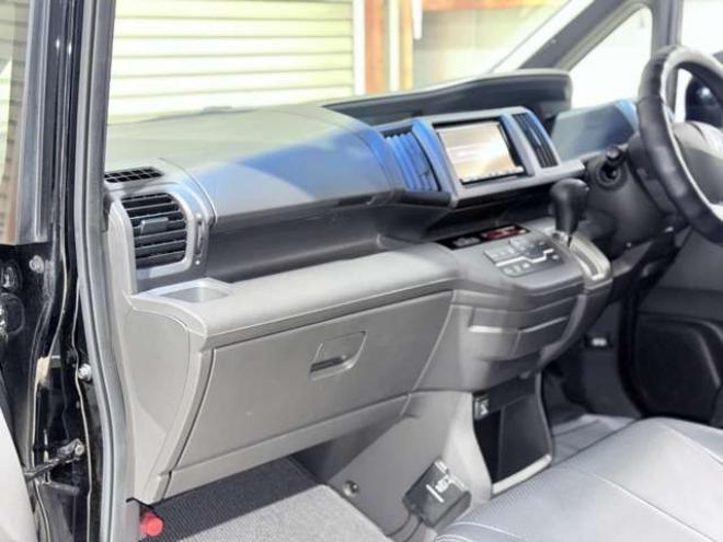 ステップワゴン2.0 L 4WD　下廻防錆 2000