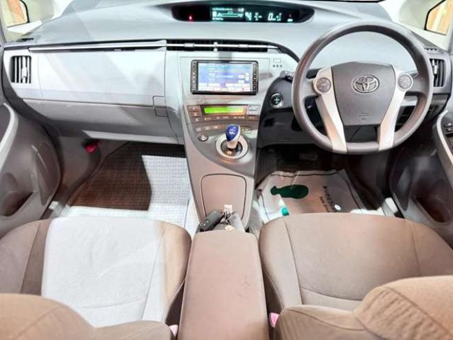 プリウス1.8 S　下廻防錆TVナビBカメエンスタ 2WD 1800