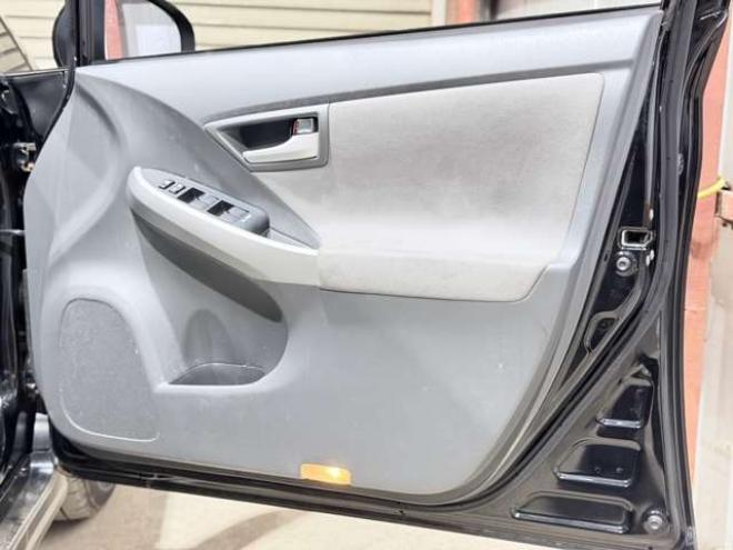 プリウス1.8 S　下廻防錆TVナビBカメエンスタ 2WD 1800