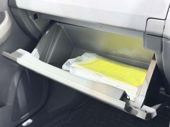 プリウス1.8 S　下廻防錆TVナビBカメエンスタ 2WD 1800