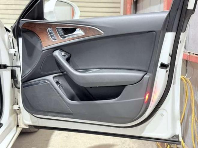 アウディA6アバント 2.8 FSI クワトロ 4WD　下廻防錆TVナビBカメETC 正規輸入車 2800