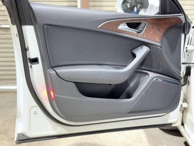 アウディA6アバント 2.8 FSI クワトロ 4WD　下廻防錆TVナビBカメETC 正規輸入車 2800
