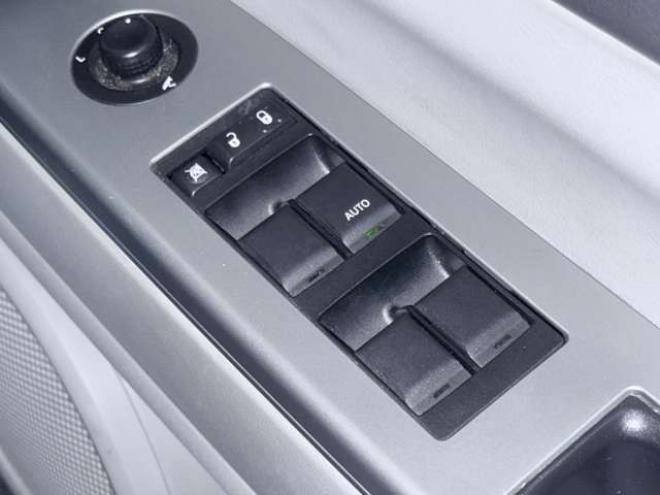 クライスラー・ジープパトリオット リミテッド 4WD　下廻防錆 正規輸入車 2400