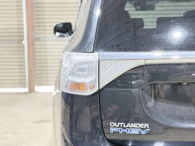 アウトランダーPHEV2.0 G セーフティパッケージ 4WD　下廻防錆ナビBカメETC 2000