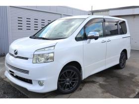 ヴォクシー　2.0 ZS 煌 4WD　両側パワースライドドア・ナビ・TV・バックカメラ・エンスタ・パドルシフト 2000