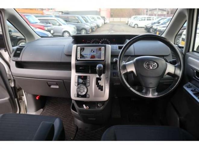 ヴォクシー2.0 ZS 煌 4WD　両側パワースライドドア・ナビ・TV・バックカメラ・エンスタ・パドルシフト 2000