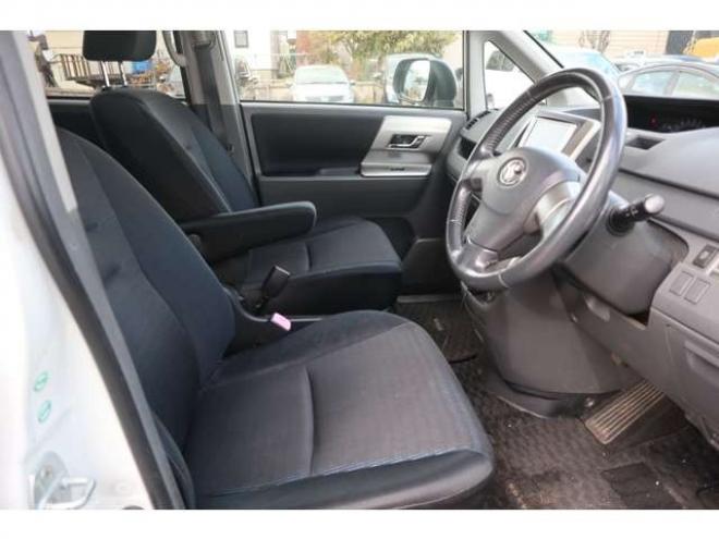 ヴォクシー2.0 ZS 煌 4WD　両側パワースライドドア・ナビ・TV・バックカメラ・エンスタ・パドルシフト 2000