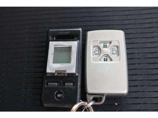 ヴォクシー2.0 ZS 煌 4WD　両側パワースライドドア・ナビ・TV・バックカメラ・エンスタ・パドルシフト 2000