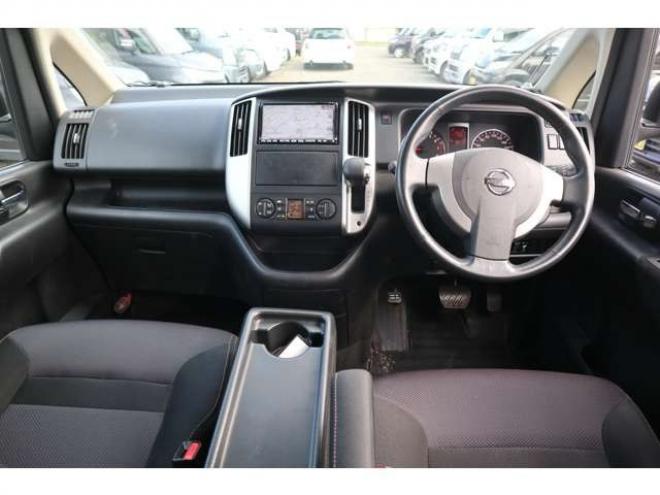 セレナ2.0 ハイウェイスター Vセレクション 4WD　両側パワースライドドア・ナビ・TV・バックカメラ・スマートキー・R8/12月・8.3万キロ 2000