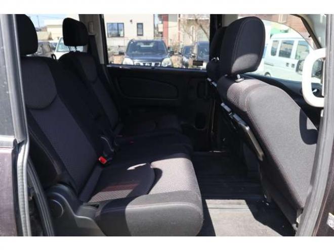 セレナ2.0 ハイウェイスター 4WD　バックカメラ・スマートキー・R8/7月 2000