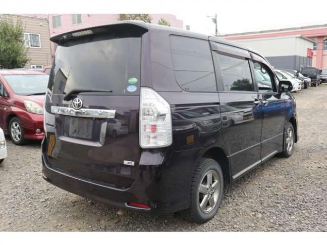 ヴォクシー2.0 ZS 煌II 4WD　スマートキー・ナビ・TV・バックカメラ・両側パワスラ・後期型 2000