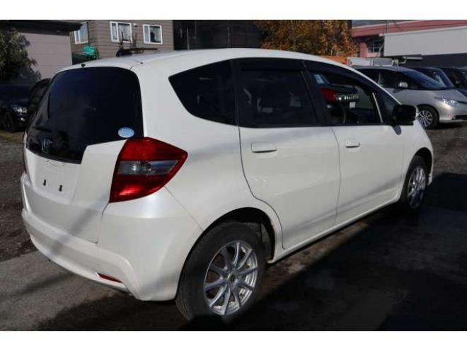 フィット1.3 G スマートセレクション ファインスタイル 4WD　スマートキー・ナビ・TV・バックカメラ・6.1万キロ 1300