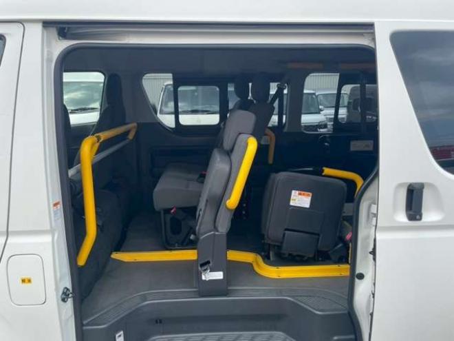 ハイエースバン3.0 ウェルキャブ Bタイプ ロング ディーゼルターボ 4WD　(レジアスエース) 福祉車両 3000