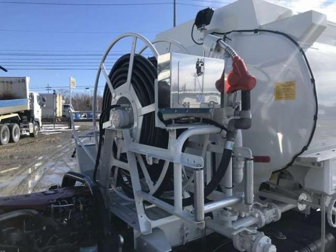 デュトロタンクローリー 2DG-XZU685M 新明和工業　 4WD 4000