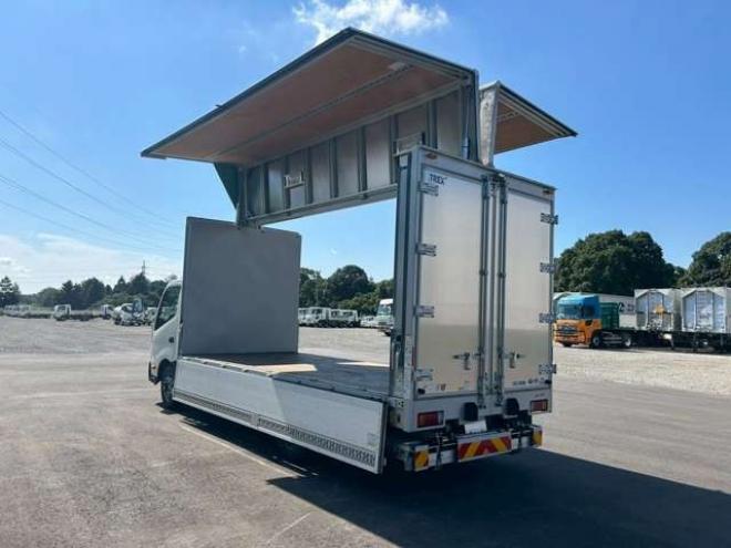 デュトロウイング　TKG-XZU720M 日本トレクス　 2WD 4000