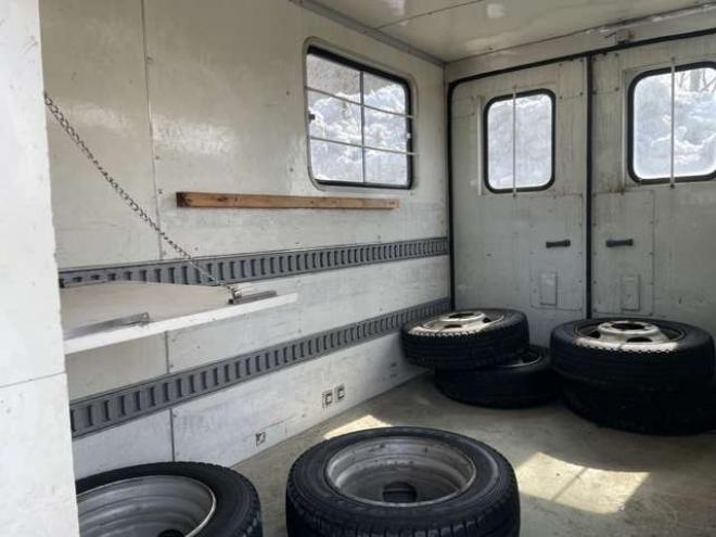 キャンターガッツ 2.8 ロング 全低床 ディーゼル 4WD　キャンピング・キッチンカーベース車両 2800