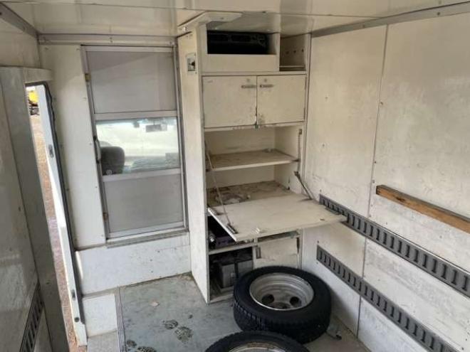 キャンターガッツ 2.8 ロング 全低床 ディーゼル 4WD　キャンピング・キッチンカーベース車両 2800