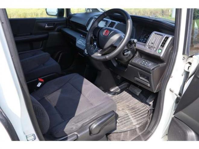 ステップワゴン2.0 スパーダ Z　検2年　自社　ローンカノウ　パドルシフト 2WD 2000