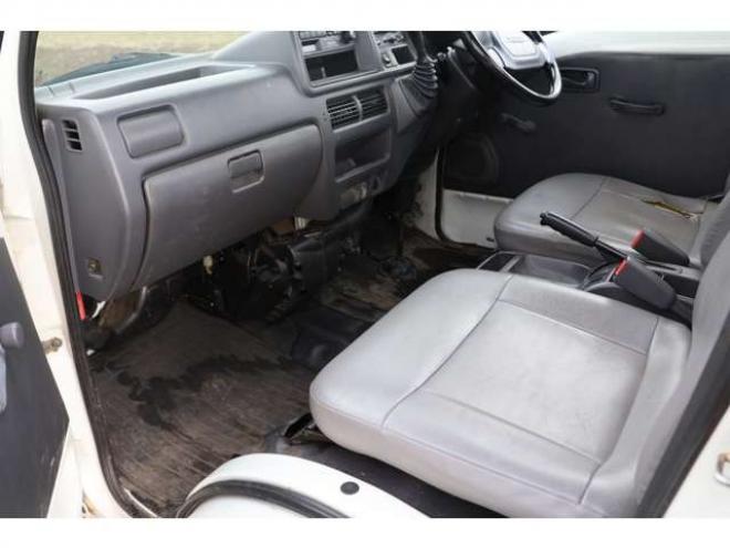 サンバートラック TB 三方開 4WD　検2年　4WD　自社　ローンカノウ 660