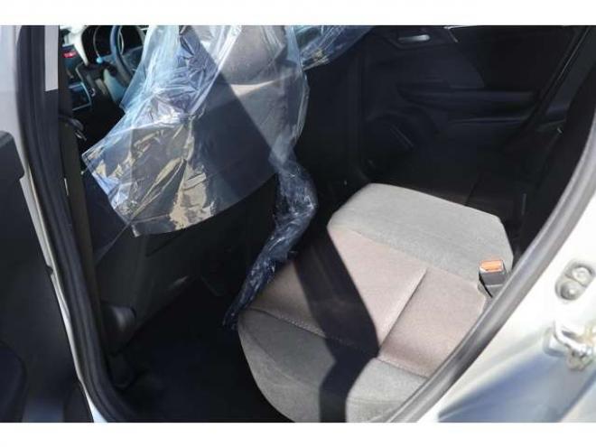 フィット1.5 ハイブリッド Fパッケージ 4WD　検2年　自社　ローンカノウ　EGスターター 1500