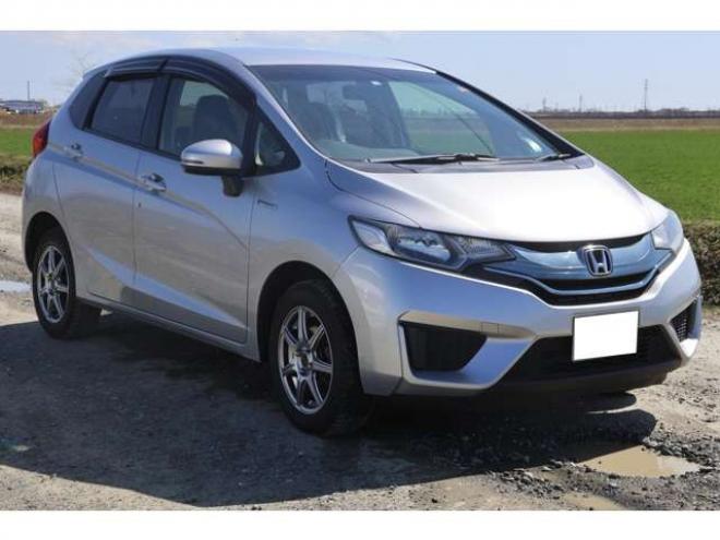 フィット1.5 ハイブリッド Fパッケージ 4WD　検2年　自社　ローンカノウ　EGスターター 1500