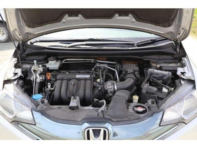 フィット1.5 ハイブリッド Fパッケージ 4WD　検2年　自社　ローンカノウ 1500