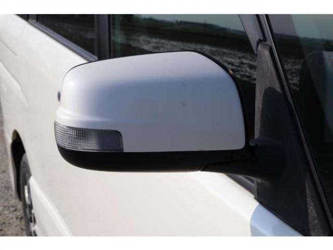 セレナ2.0 ライダー ブラックライン 4WD　検R8/2　自社　ローンカノウ　両電スラ 2000